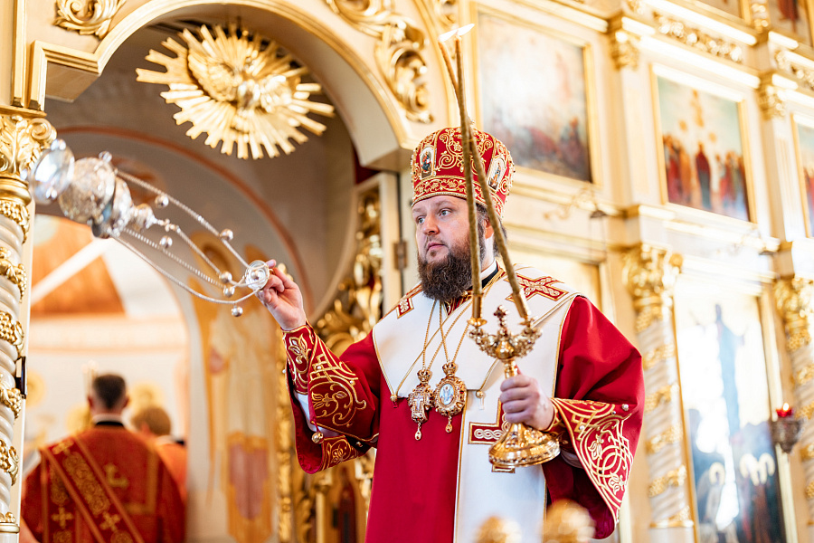 Архиерейское богослужение в Воскресенском храме города Подольска